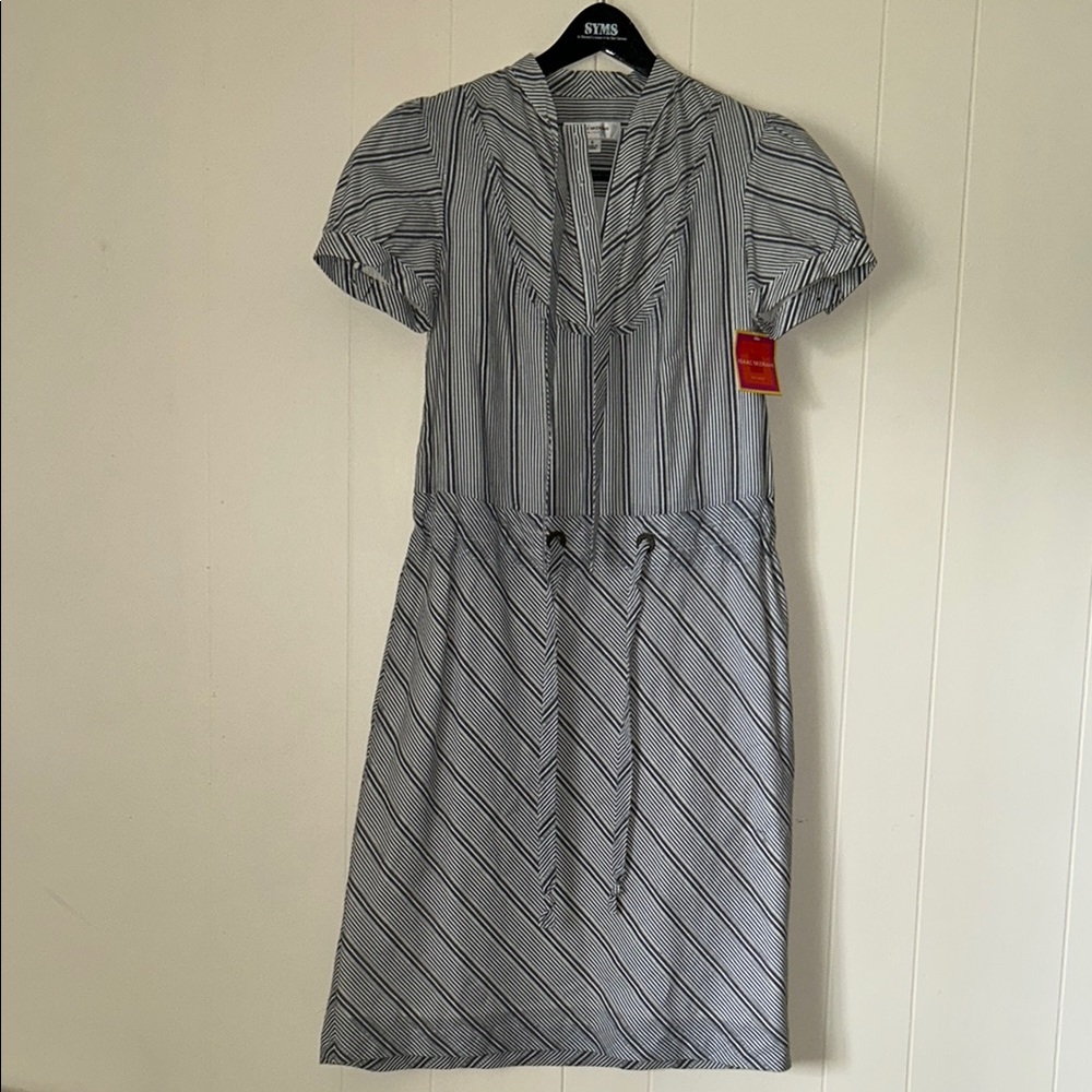 Isaac Mizrahi Target. NWT Striped Sustain Gray and White Dress. Size 6.